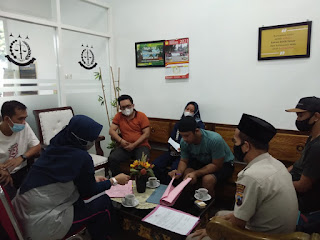 Penyerahan Tersangka Dan Barang Bukti (Tahap II) Perkara Penganiayaan Menyebabkan Orang Lain Mati Dari Penyidik Sat Reskrim Polres Banjarnegara