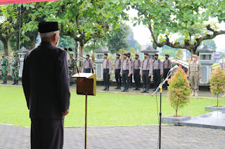 Upacara Dan Ziarah Nasional Pada TMP Sureng Yudha Banjarnegara Dalam Rangka Peringatan Hari Pahlawan Ke–76 Tahun 2021 Tingkat Kabupaten Banjarnegara